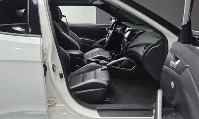 Hyundai Veloster 2016, 125317 км, за 4135.49 USD - фото 26