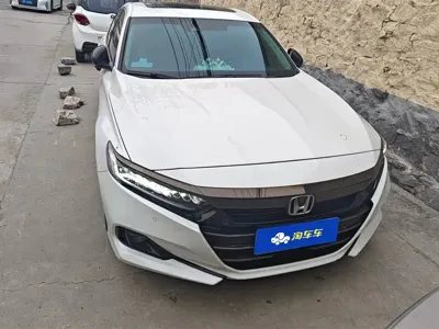 Honda Accord 2023, 24000 км, за 18981.39 USD