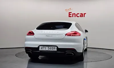 Porsche Panamera 2015, 136003 км, за 16588.62 USD