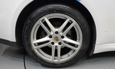 Porsche Panamera 2015, 136003 км, за 16588.62 USD