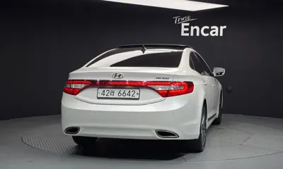 Hyundai Grandeur 2014, 190268 км, за 3061.89 USD
