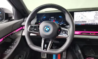 BMW i5 2024, 87110 км, за 38072.73 USD - фото 13