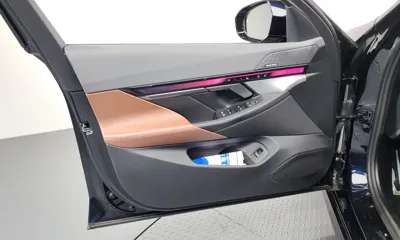 BMW i5 2024, 87110 км, за 38072.73 USD - фото 24