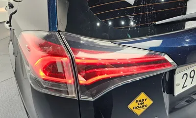 Toyota RAV4 2018, 70839 км, за 17876.87 USD - фото 23