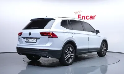 Volkswagen Tiguan 2018, 56799 км, за 15157.44 USD
