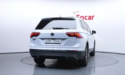 Volkswagen Tiguan 2018, 56799 км, за 15157.44 USD