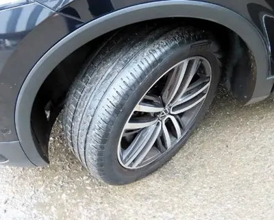 Volkswagen Tiguan 2023, 39200 км, за 18314.3 USD
