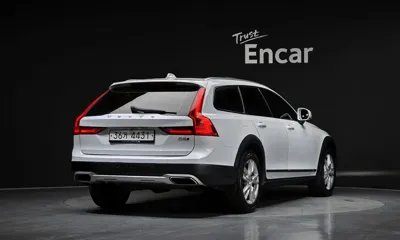 Volvo V90 2017, 206588 км, за 10784.63 USD