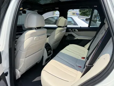 BMW X5 2025, 25894 км, за 81433.27 USD - фото 6