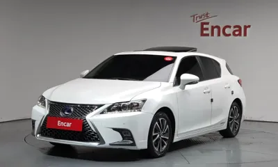 Lexus CT200h · 2018 год