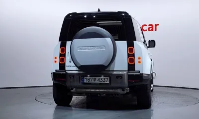 Land Rover Defender 2024, 44408 км, за 51446.37 USD