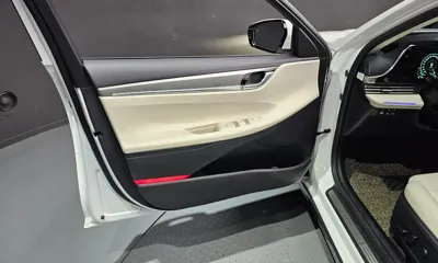Hyundai Grandeur 2022, 53665 км, за 17915.32 USD - фото 24
