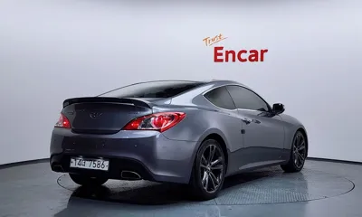 Hyundai Genesis 2009, 188810 км, за 2642.38 USD