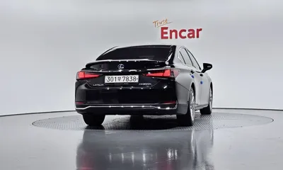 Lexus ES 2020, 81244 км, за 24777 USD
