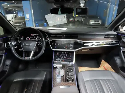 Audi A6 2020, 152146 км, за 14375.74 USD - фото 7