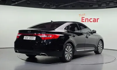 Hyundai Grandeur 2016, 182506 км, за 3903.2 USD