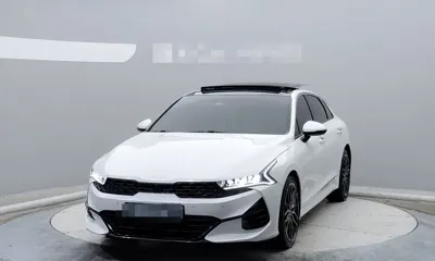 Kia K5 · 2023 год