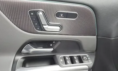 Mercedes-Benz EQA 2023, 82640 км, за 22687.37 USD - фото 32