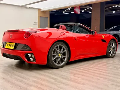 Ferrari California T 2011, 70000 км, за 41023.34 USD