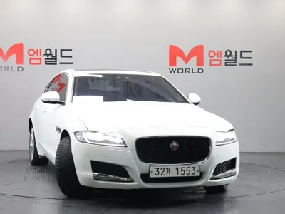 Jaguar XF 2017, 266140 км, за 4327.72 USD