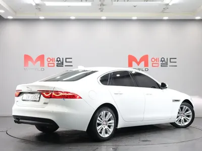 Jaguar XF 2017, 266140 км, за 4327.72 USD