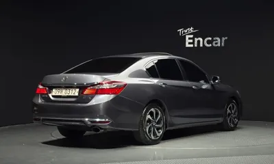 Honda Accord 2016, 115239 км, за 7159.74 USD