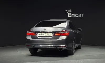 Honda Accord 2016, 115239 км, за 7159.74 USD