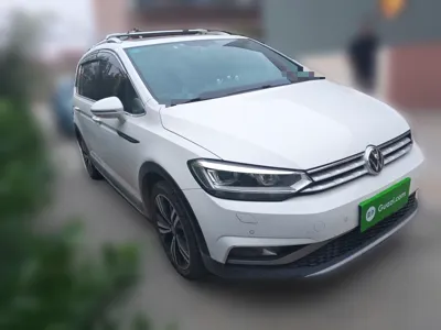 Volkswagen Touran 2021, 85300 км, за 13772 USD
