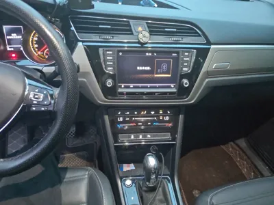 Volkswagen Touran 2021, 85300 км, за 13772 USD - фото 14