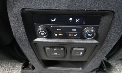 ChevroletGMDaewoo Traverse 2021, 20348 км, за 18500.16 USD - фото 19