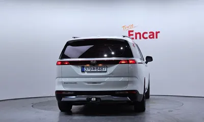 Kia Canival 2021, 139542 км, за 14006.52 USD