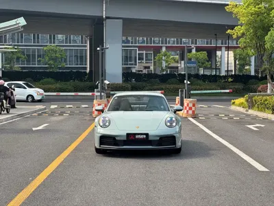 Porsche 911 2025, 4000 км, за 204132.65 USD