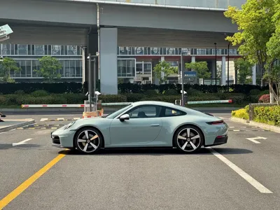 Porsche 911 2025, 4000 км, за 204132.65 USD