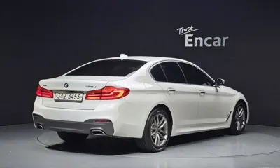 BMW 5-Series 2018, 90588 км, за 16830.26 USD