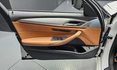 BMW 5-Series 2018, 90588 км, за 16830.26 USD - фото 24