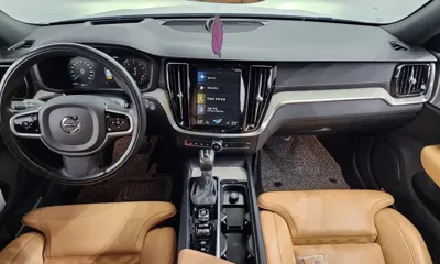 Volvo V60 2020, 89077 км, за 18326.32 USD - фото 7