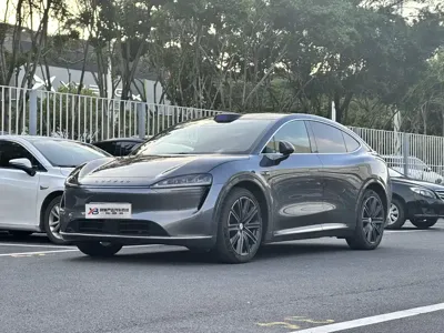 智界 Zhijie R7 · 2024 год