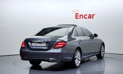 Mercedes-Benz E-Class 2018, 48794 км, за 15107.72 USD