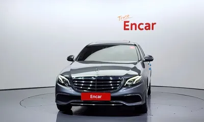 Mercedes-Benz E-Class 2018, 48794 км, за 15107.72 USD