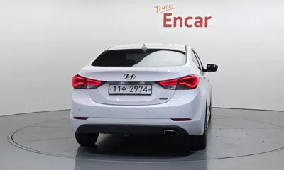 Hyundai Avante 2016, 82212 км, за 5665.17 USD