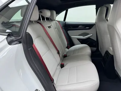 Porsche Macan 2025, 10000 км, за 85335.43 USD