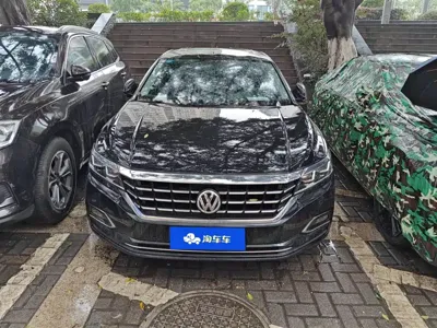 Volkswagen Passat 2020, 109100 км, за 12654.26 USD