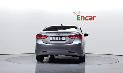 Hyundai Avante 2013, 73124 км, за 3957.71 USD