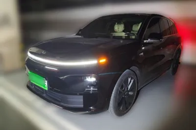 Li Auto L6 · 2024 год