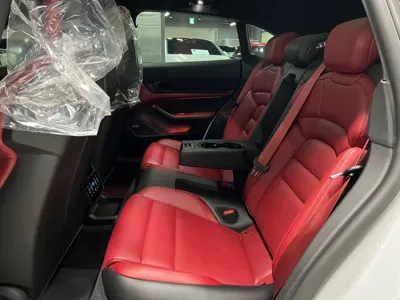 Porsche Taycan 2023, 4200 км, за 98447.3 USD - фото 10