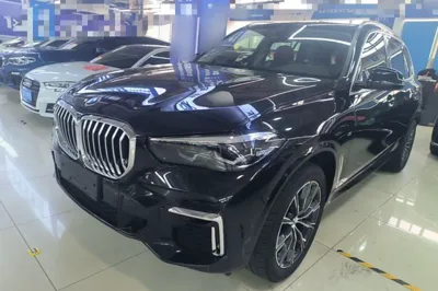 BMW X5 · 2022 год