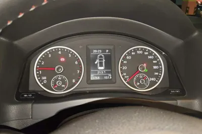 Volkswagen Tiguan 2015, 73700 км, за 6060 USD - фото 11