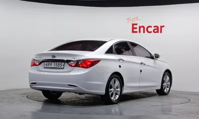Hyundai Sonata 2011, 105846 км, за 2474.44 USD