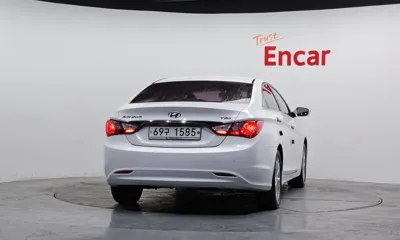 Hyundai Sonata 2011, 105846 км, за 2474.44 USD