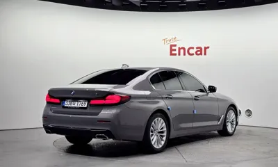 BMW 5-Series 2022, 36909 км, за 23224.06 USD